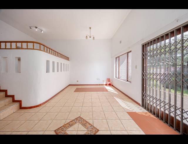 3 BEDROOM DUPLEX FOR SALE IN THE WOLDS